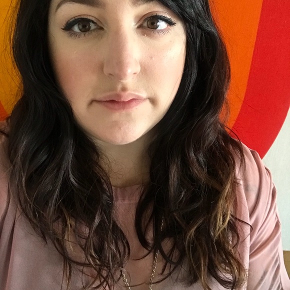 Meet your Posher, Erica - Picture 5 of 5